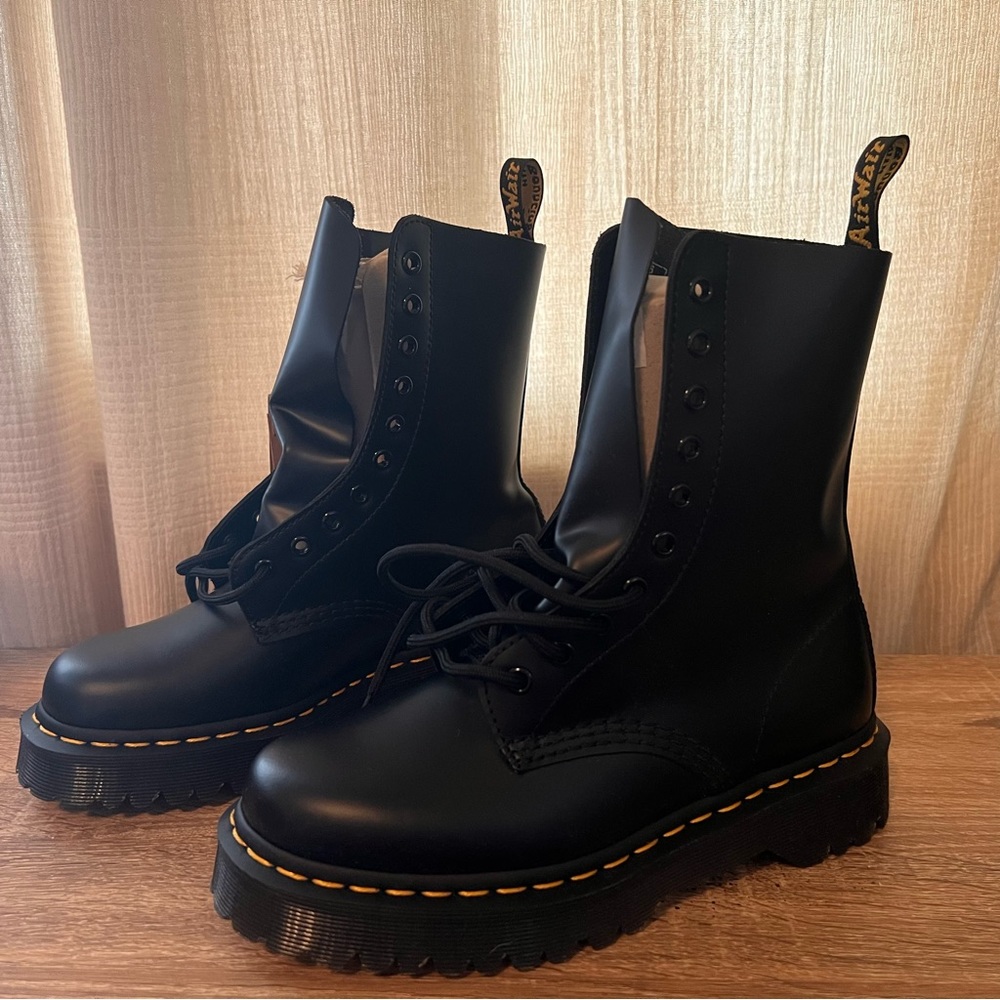 New with tags Doc Martens 1490 bex boot smooth leather